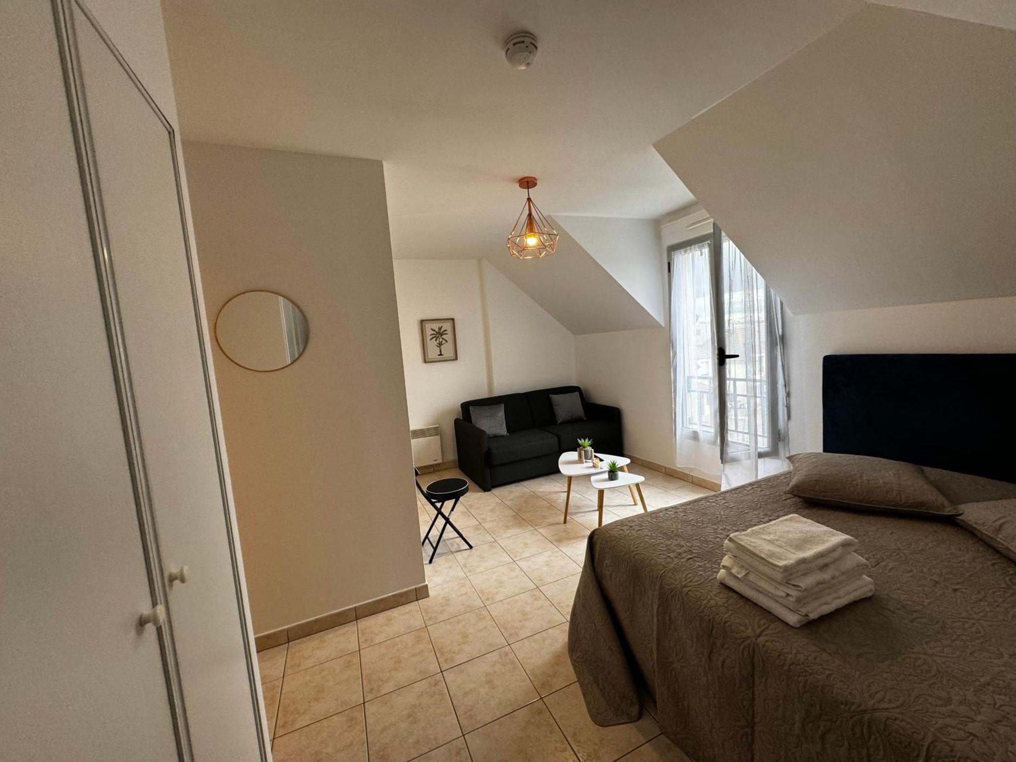 Appartamento Le Studio Du 72 Bussy-Saint-Georges Esterno foto