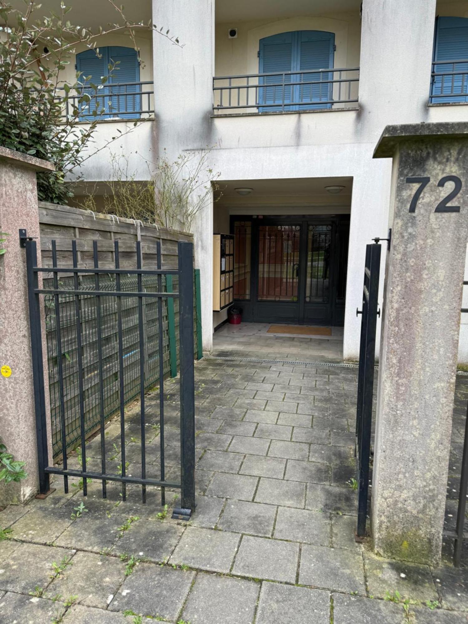 Appartamento Le Studio Du 72 Bussy-Saint-Georges Esterno foto
